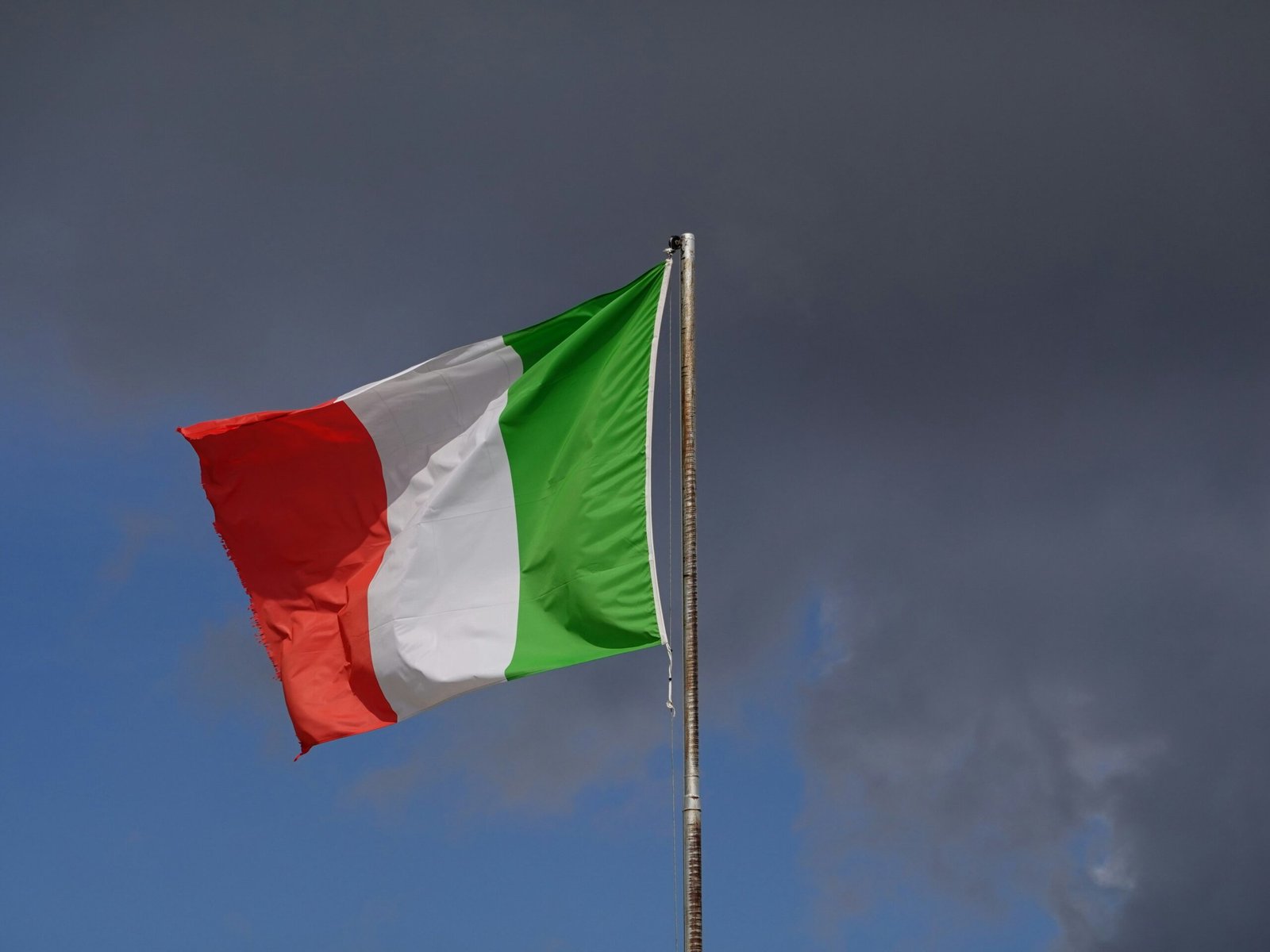 Flags from Italy: Tricolore and Regional Symbols