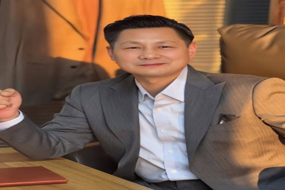 Professor Khoo Tao